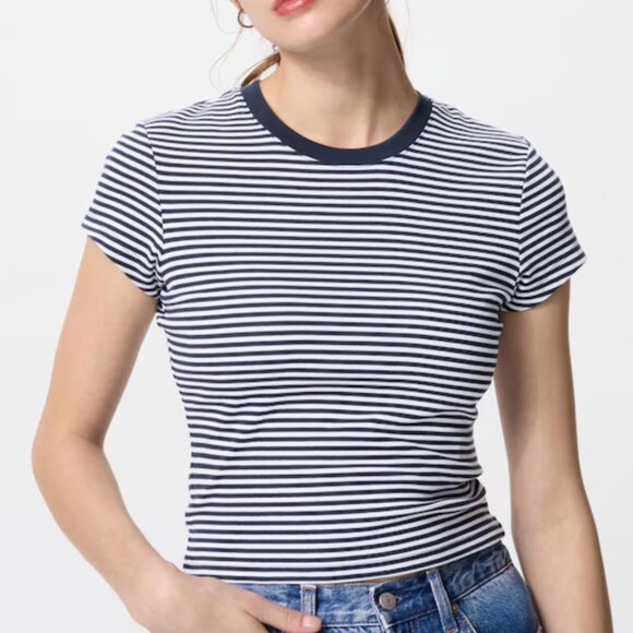 Brand New Uniqlo T-Shirt - Picture 1 of 3